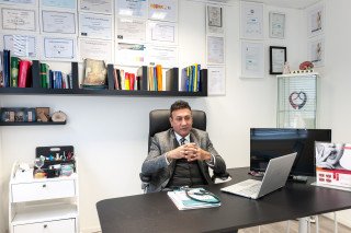 Drs. Farhad Sediqi