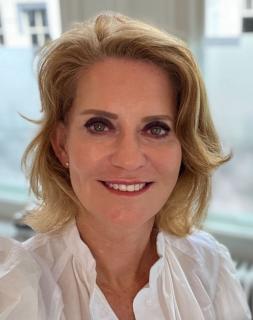 Dr. Harriëtte Verzijl
