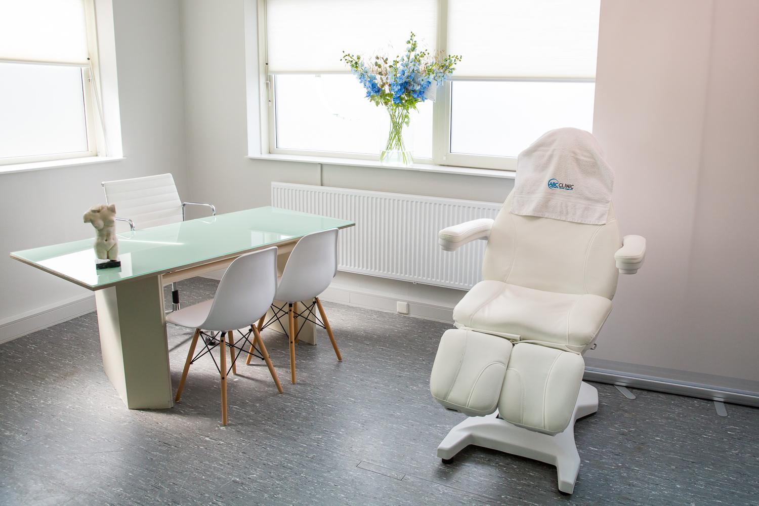 Drs. Monique Smalbraak