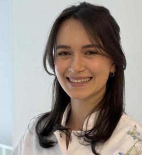 Drs. Chloé Smith