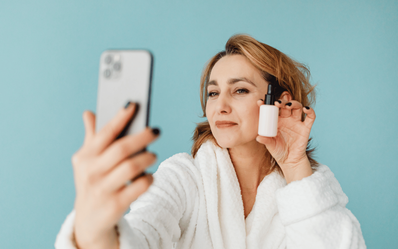 Van Monica Geuze tot Jade Anna: deze vloggers nemen je openlijk mee in de behandelstoel