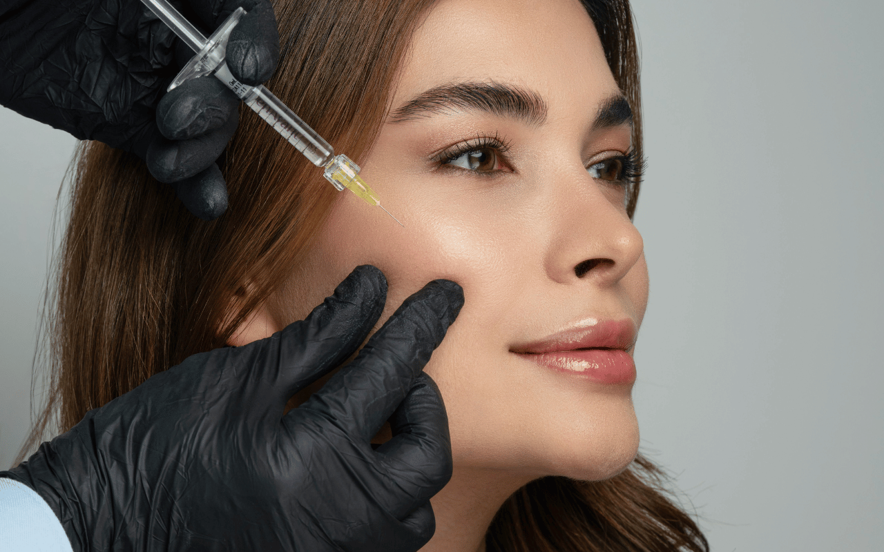 Naald of canule? Waarom de ‘prik-techniek’ van je arts belangrijker is dan het merk filler